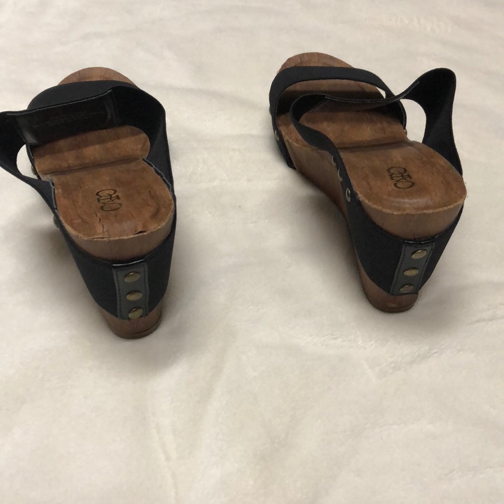GATO SANDALS.    (150) - Picture 2 of 6